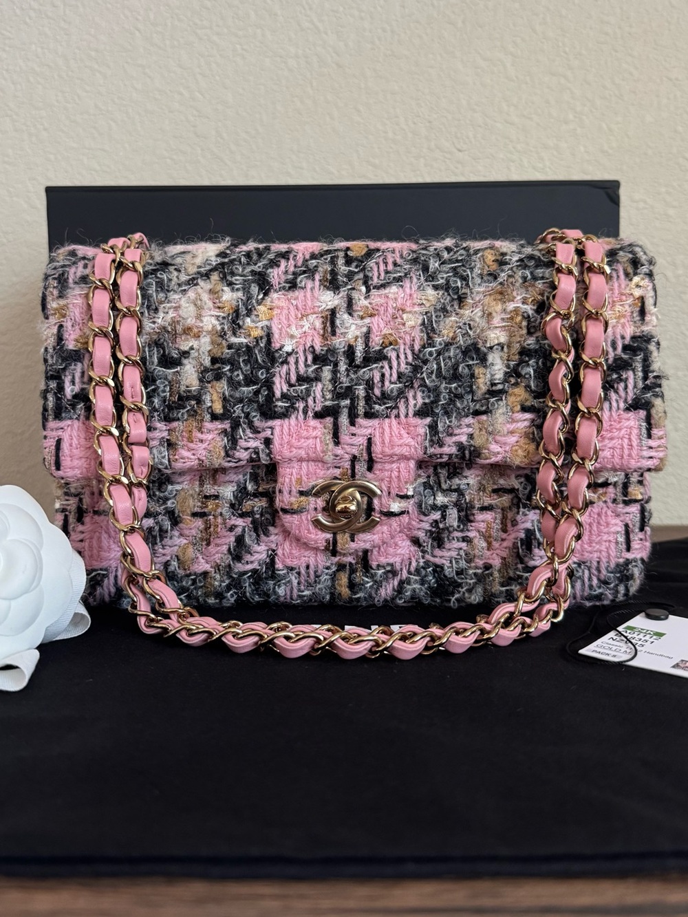NEW CHANEL 2024 Houndstooth Tweed Medium Flap Bag - Picture 11 of 11